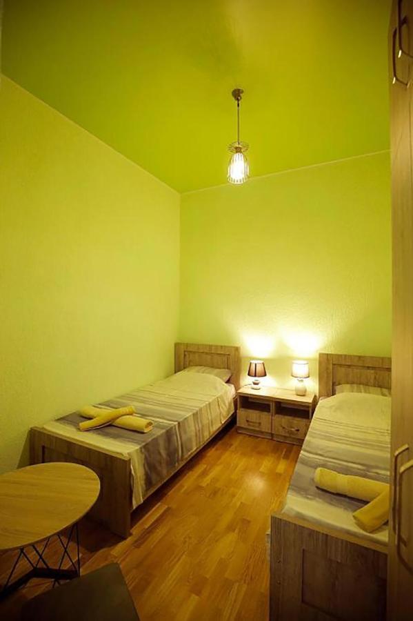 Nickos Hotel Кутаиси Экстерьер фото