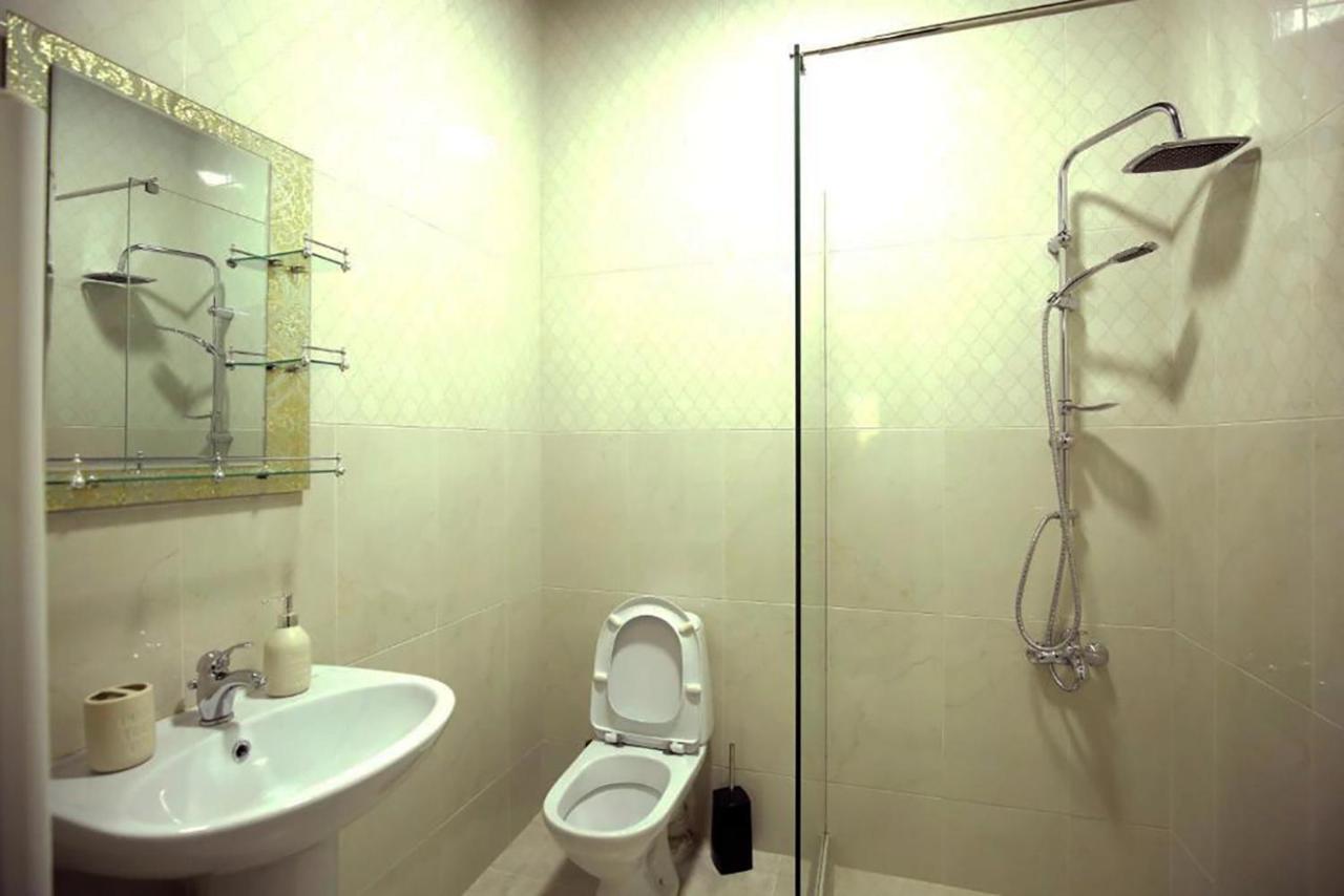 Nickos Hotel Кутаиси Экстерьер фото