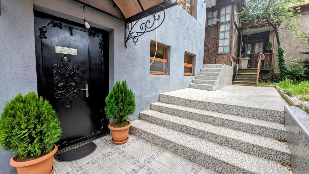 Nickos Hotel Кутаиси Экстерьер фото